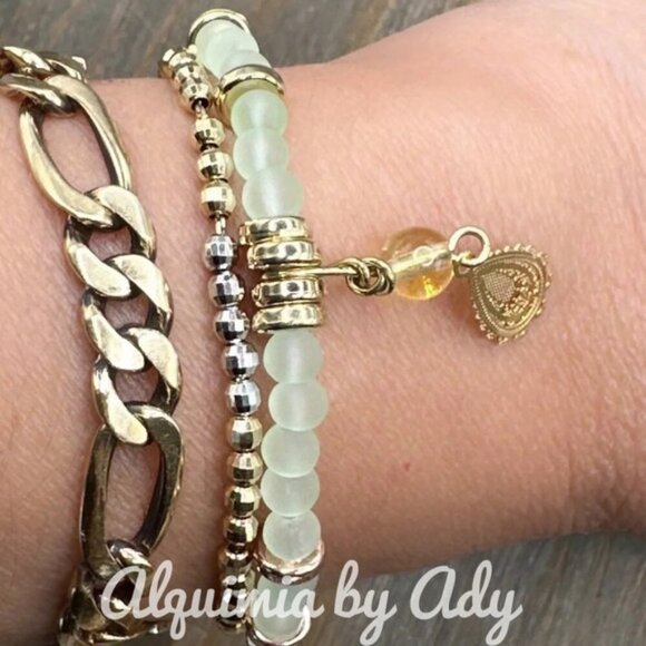 Citrine and aventurine gold drop charm dainty bracelet - Picture 1 of 4